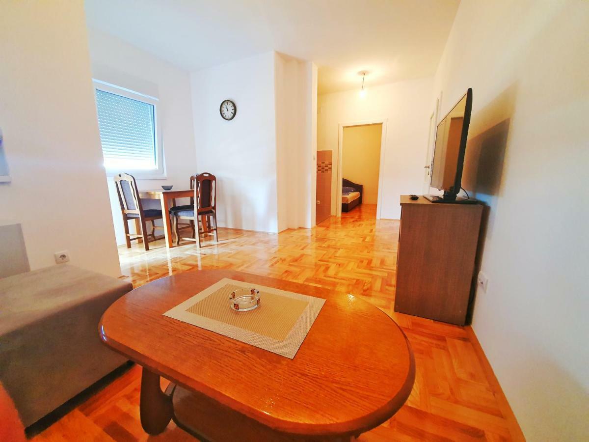 Apartman 44 ビイェリナ エクステリア 写真
